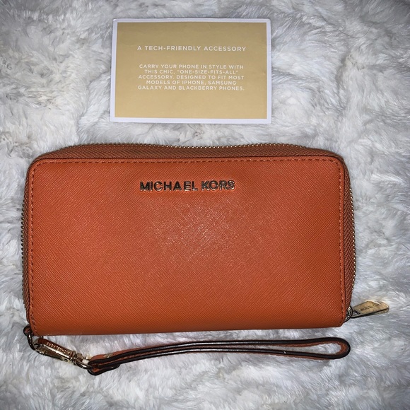 Michael Kors Phone Case/Wristlet - Picture 1 of 6